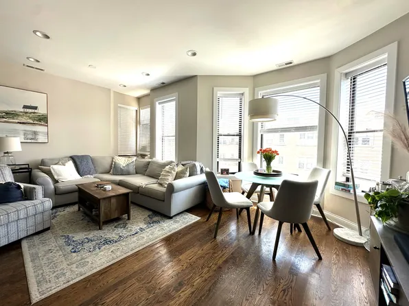 1218 W Diversey Pkwy APT 2, Chicago, IL 60614