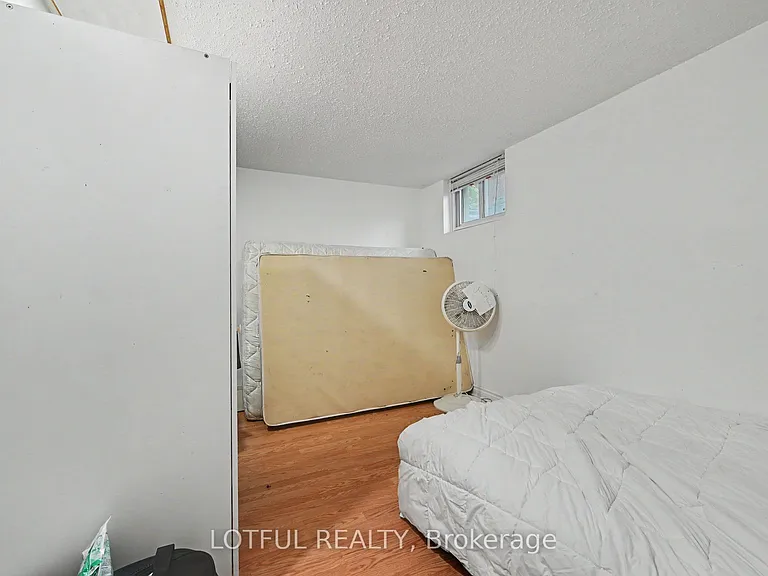 2427 Chasseur Ave #3 — Photo 14