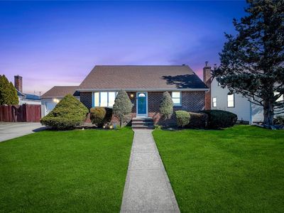 21 Linden Boulevard, Hicksville, NY, 11801