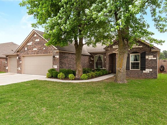 2nd image of 12424 Bethel Oaks Dr