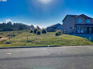 649 Spyglass Dr, Bandon, OR 97411