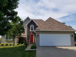 1012 Big Rock Park Rd, Pella, IA 50219