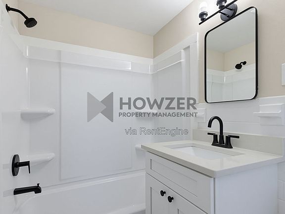 3rd image of 1019 Main St APT F