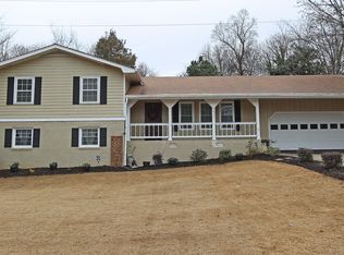 2821 Fontainebleau Dr, Dunwoody, GA 30360