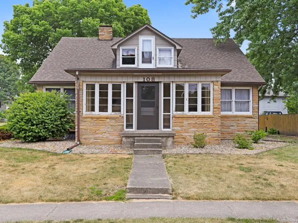 108 W Sangamon St, Fisher, IL 61843