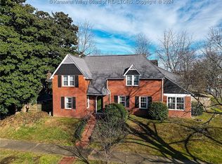 1126 11th St, Huntington, WV 25701