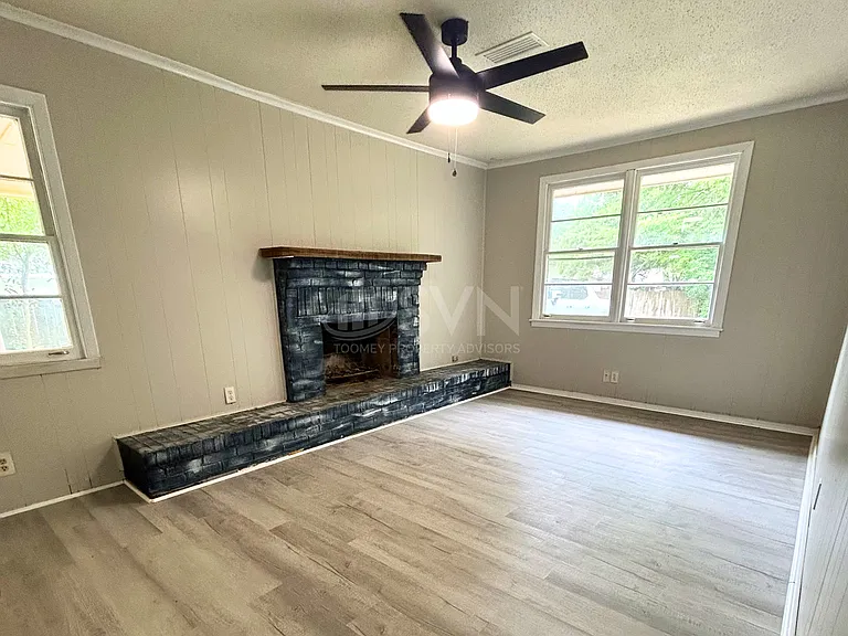 1104 Garland St — Photo 7