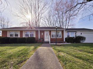 1008 Meadow Hills Dr, Mc Leansboro, IL 62859