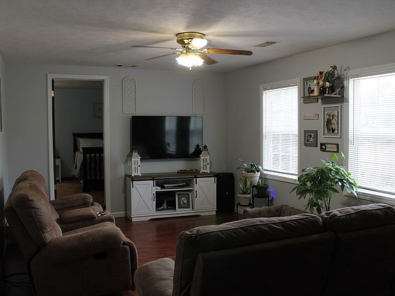 4th image of 416 Pineview Dr