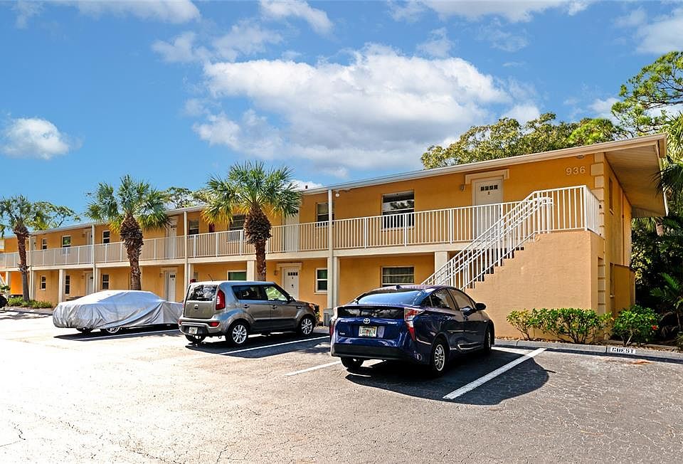 1st image of 936 LA COSTA CIRCLE #4
