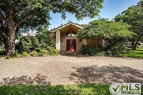 1st image of 6905 Robin Willow Dr