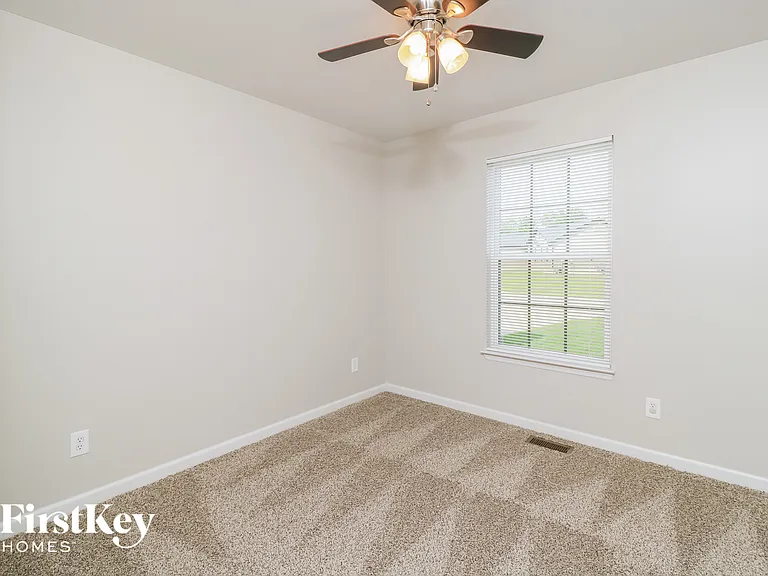 163 Briarwood Dr — Photo 12