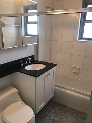 Rented by Carlyle Property Management | media 8