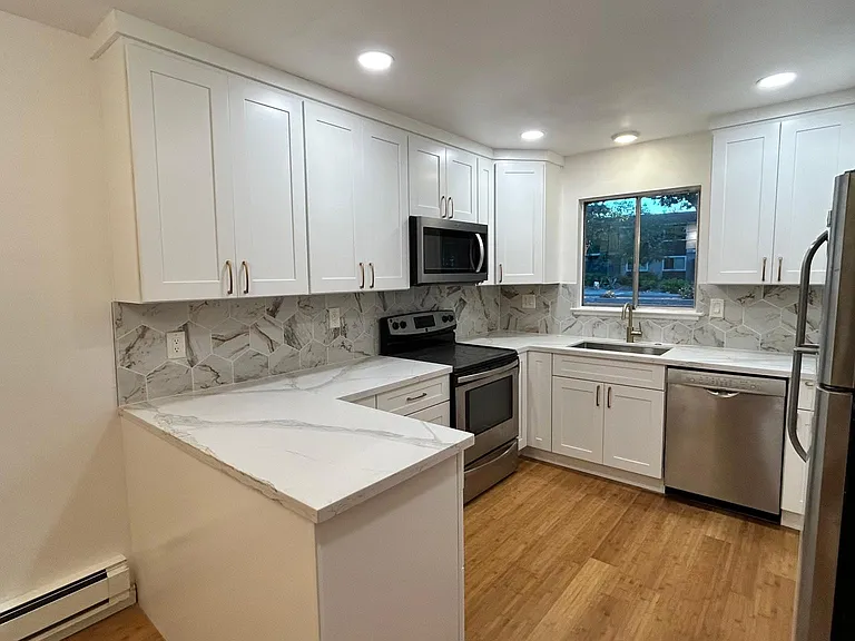 E Middlefield Rd — Photo 1