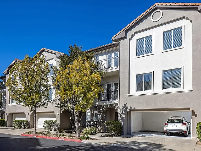 Vintara Apartments — Photo 19