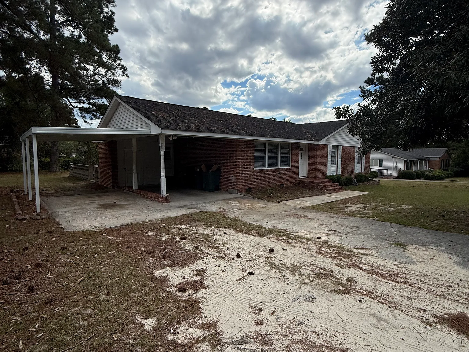 3 bed, 1.5 bath, 1390 sqft, $1,800 — Photo 2
