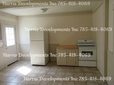 621 S Sycamore St — Photo 3