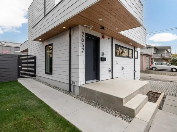 2652 E 38th Ave, Vancouver, BC V5R 2T7
