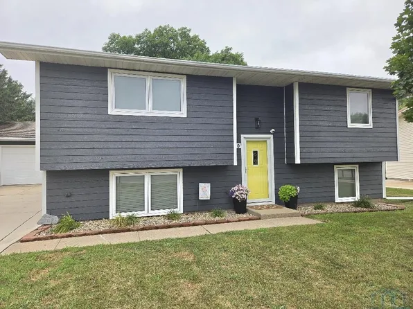 420 Jefferson St, Vermillion, SD 57069