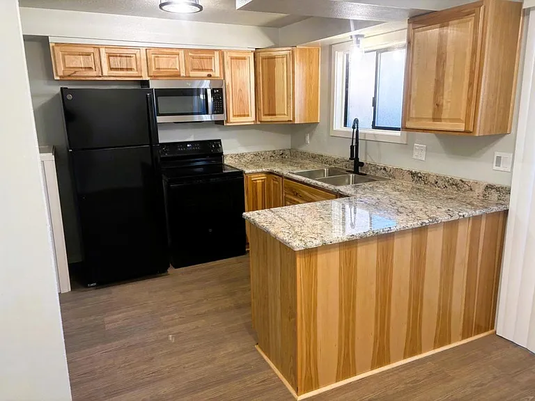 870 Kruse Ave — Photo 3