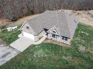 21205 N Ponderosa Rd, Clark, MO 65243