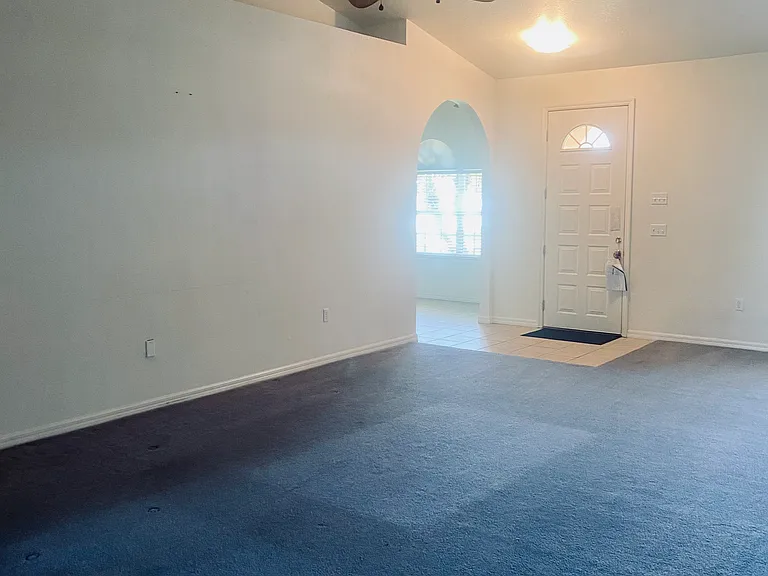 2290 Emperor Dr — Photo 7