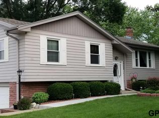 1704 Avery Rd E, Bellevue, NE 68005