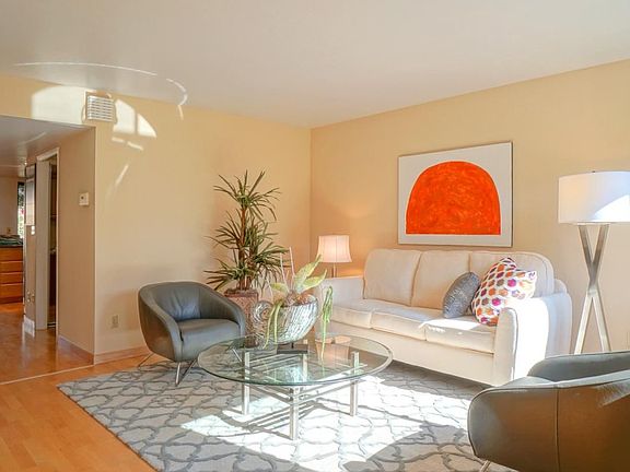 5th image of 6016 Calle De Felice