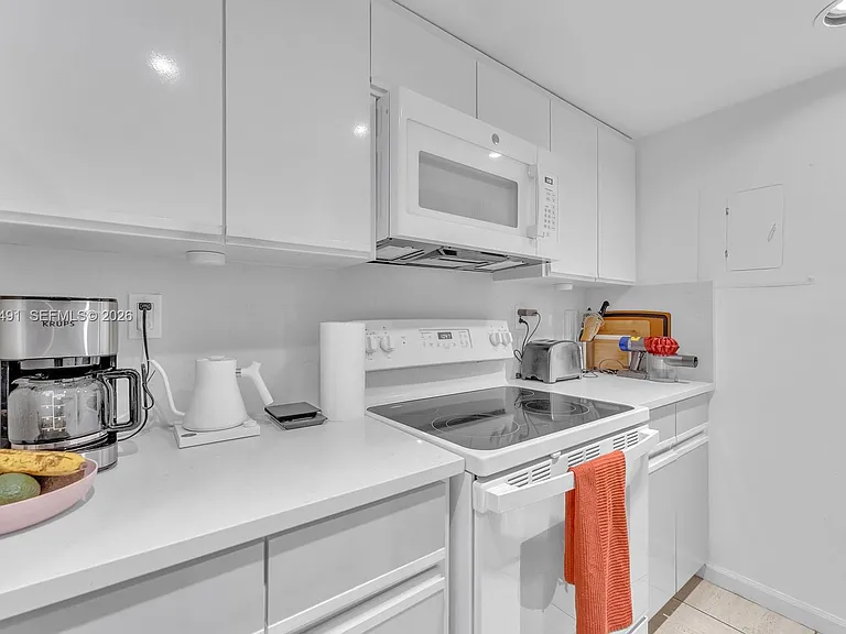255 Galen Dr #2M — Photo 6