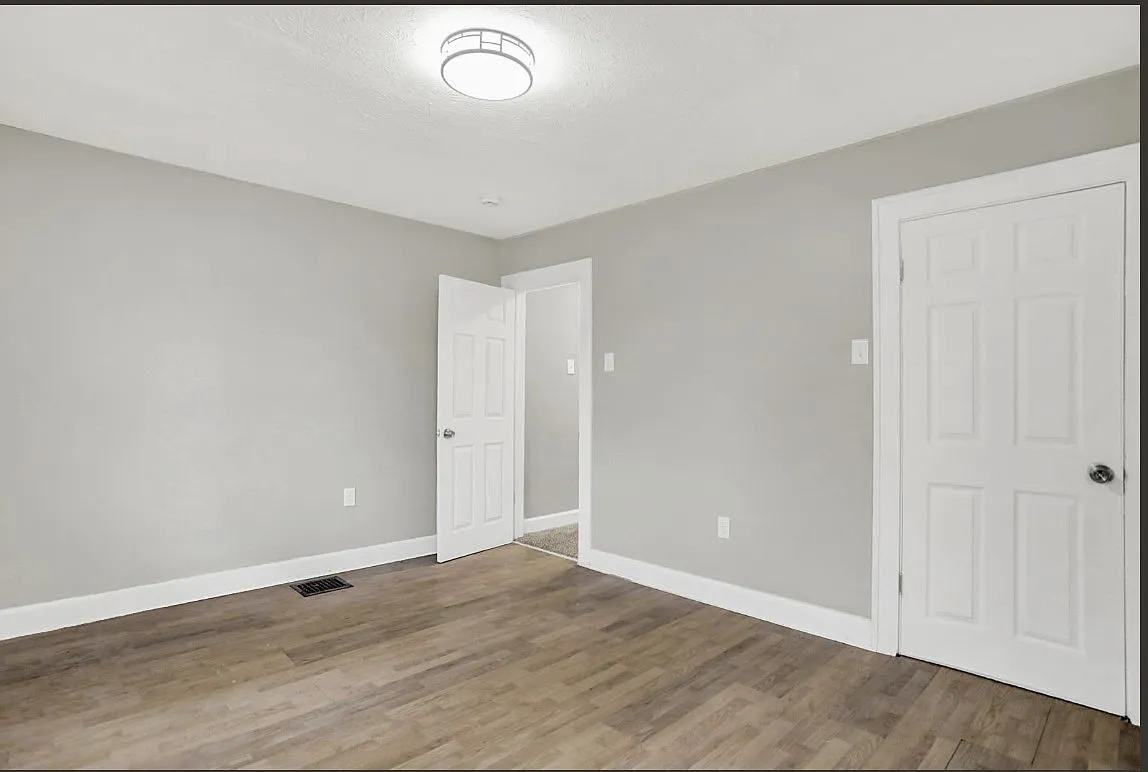 3 bed, $1,500 — Photo 4