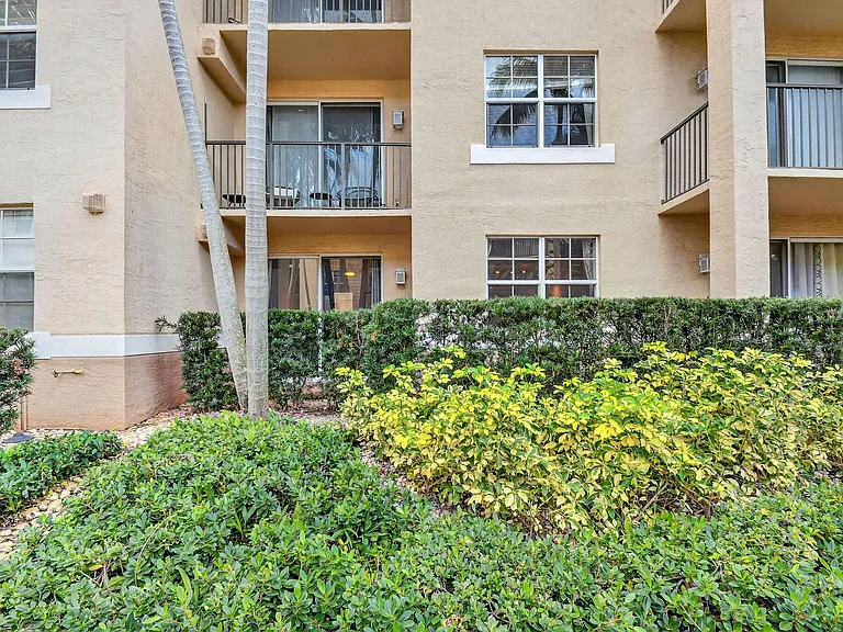 1805 N Flagler Dr #115 — Photo 20