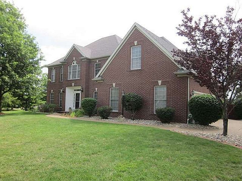 1st image of 3066 N Lake Ct