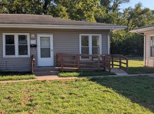 829 SE 14th St, Topeka, KS 66607