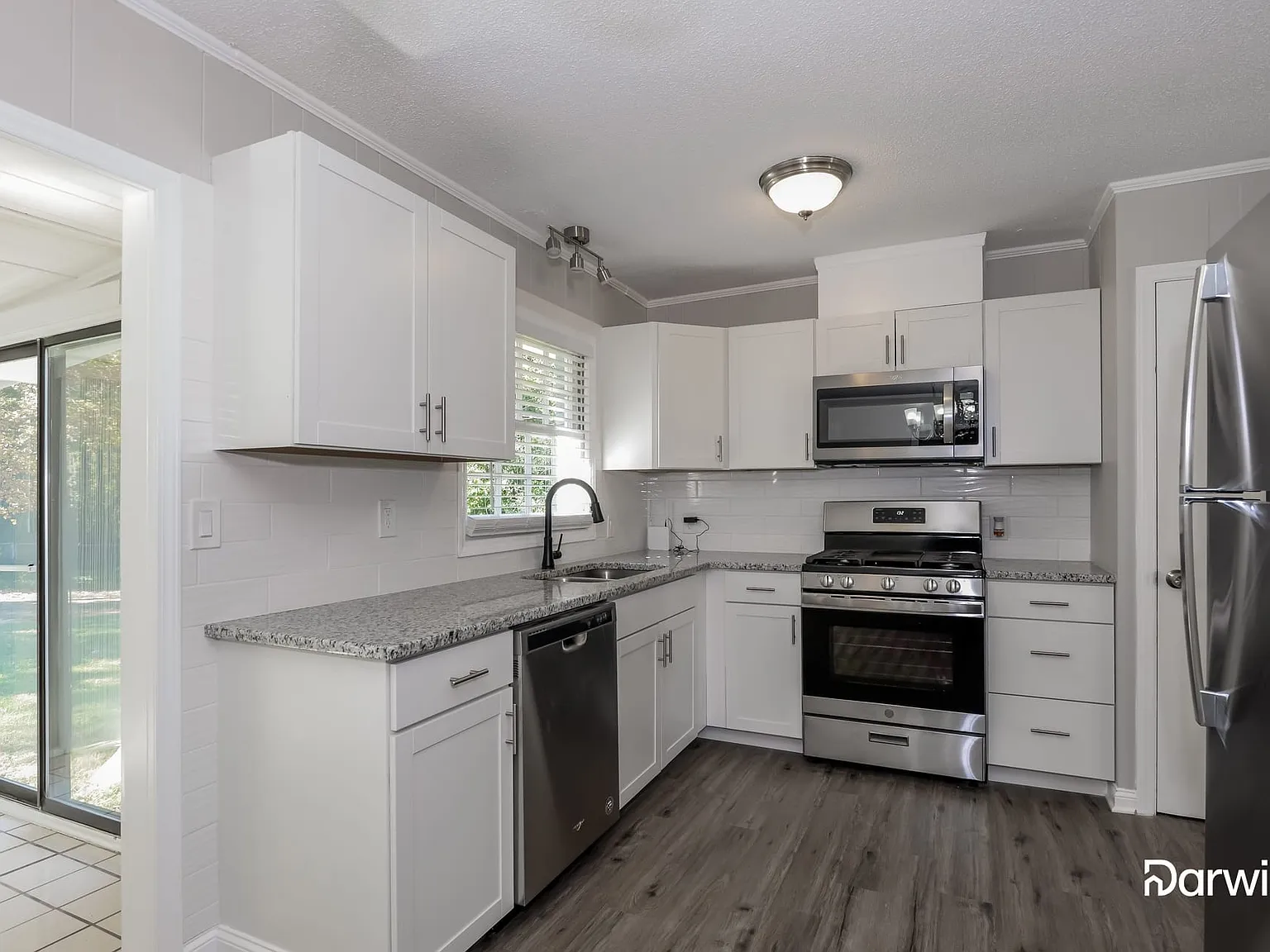 3 bed, 2.0 bath, 1457 sqft, $1,825 — Photo 4
