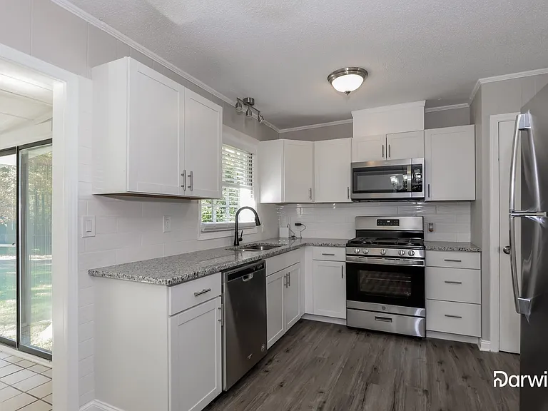 418 Meadow View Dr — Photo 4
