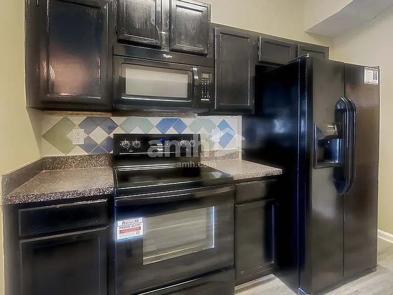 2064 Hunters Trace Cir — Photo 3