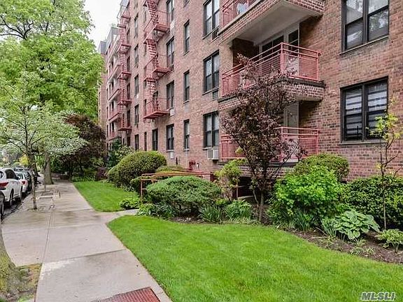 3rd image of 4325 Douglaston Pkwy APT 5G