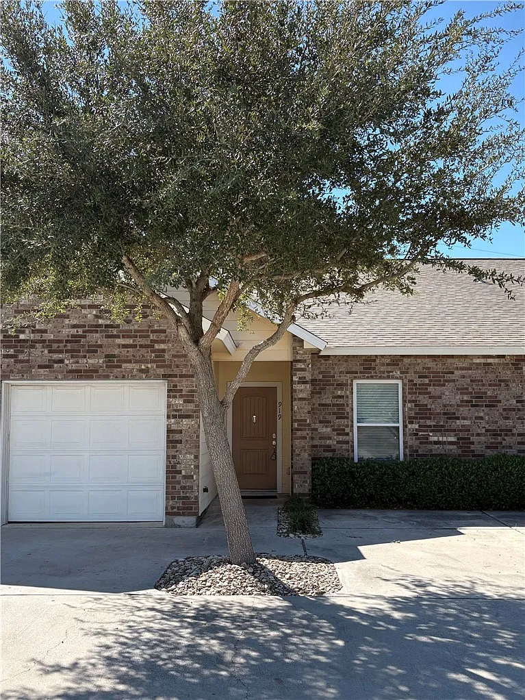 2 bed, 2.0 bath, 1061 sqft, $1,850 — Photo 1