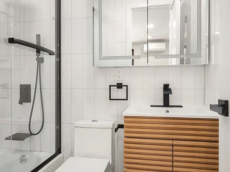 2nd image of 1329 Inwood Ave #4