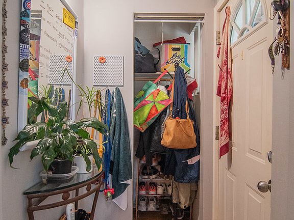 4th image of 3242 N Hoyne Ave #G