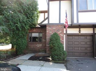 11 Devonshire Ct, Ewing, NJ 08628