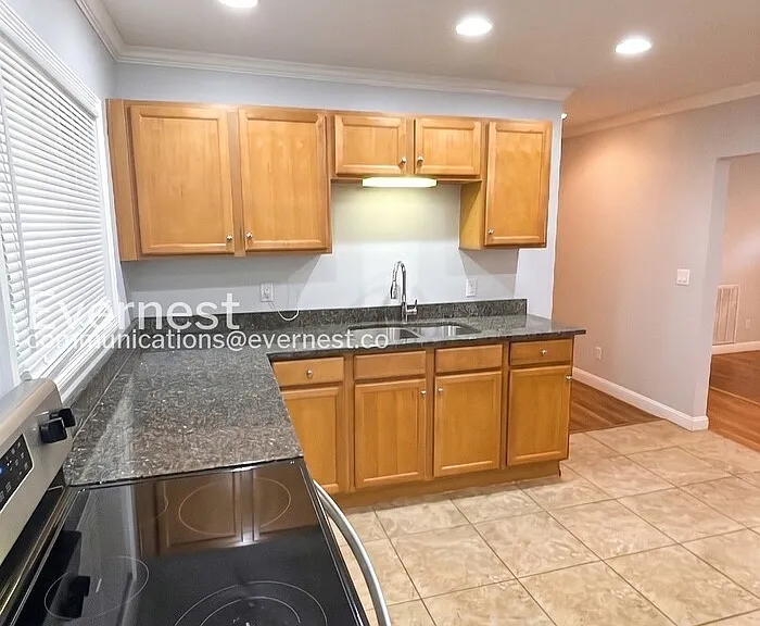 6913 Martha Ave #B — Photo 3