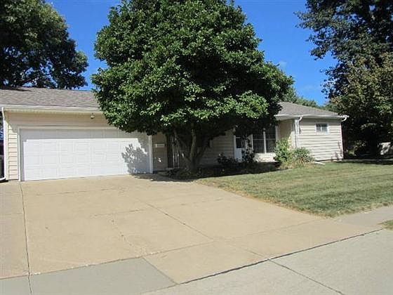 2nd image of 2407 W 3rd St