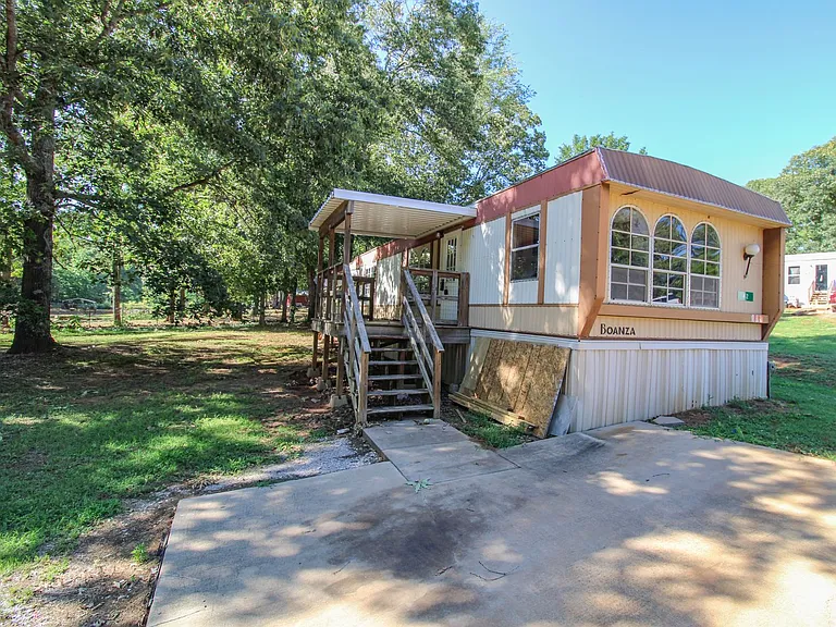 42 Cameron Cir — Photo 2