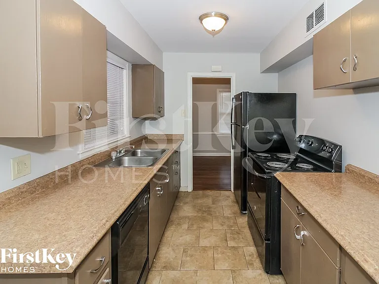 1569 Marcia Rd — Photo 5