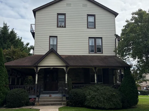 217 Cricket Ave #2R, Ardmore, PA 19003