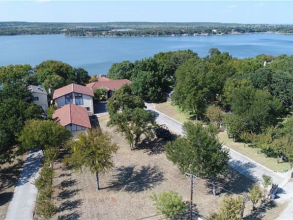 2nd image of 101 Elm Oak Dr