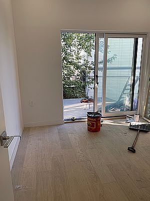 2nd image of 507 Hart St #2
