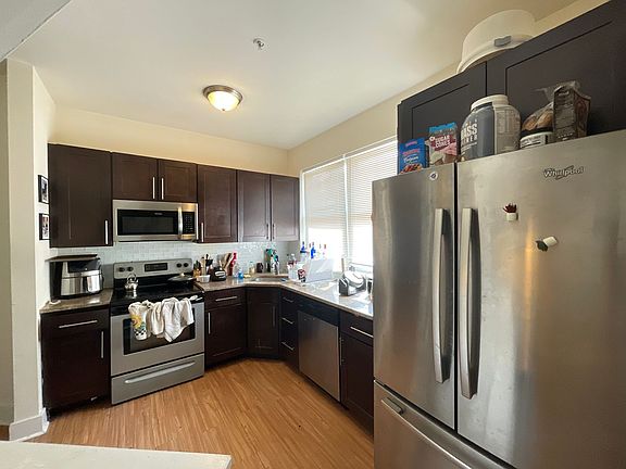 2nd image of 3842 Lancaster Ave APT 1
