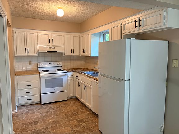 2nd image of 7608 Long St #7608